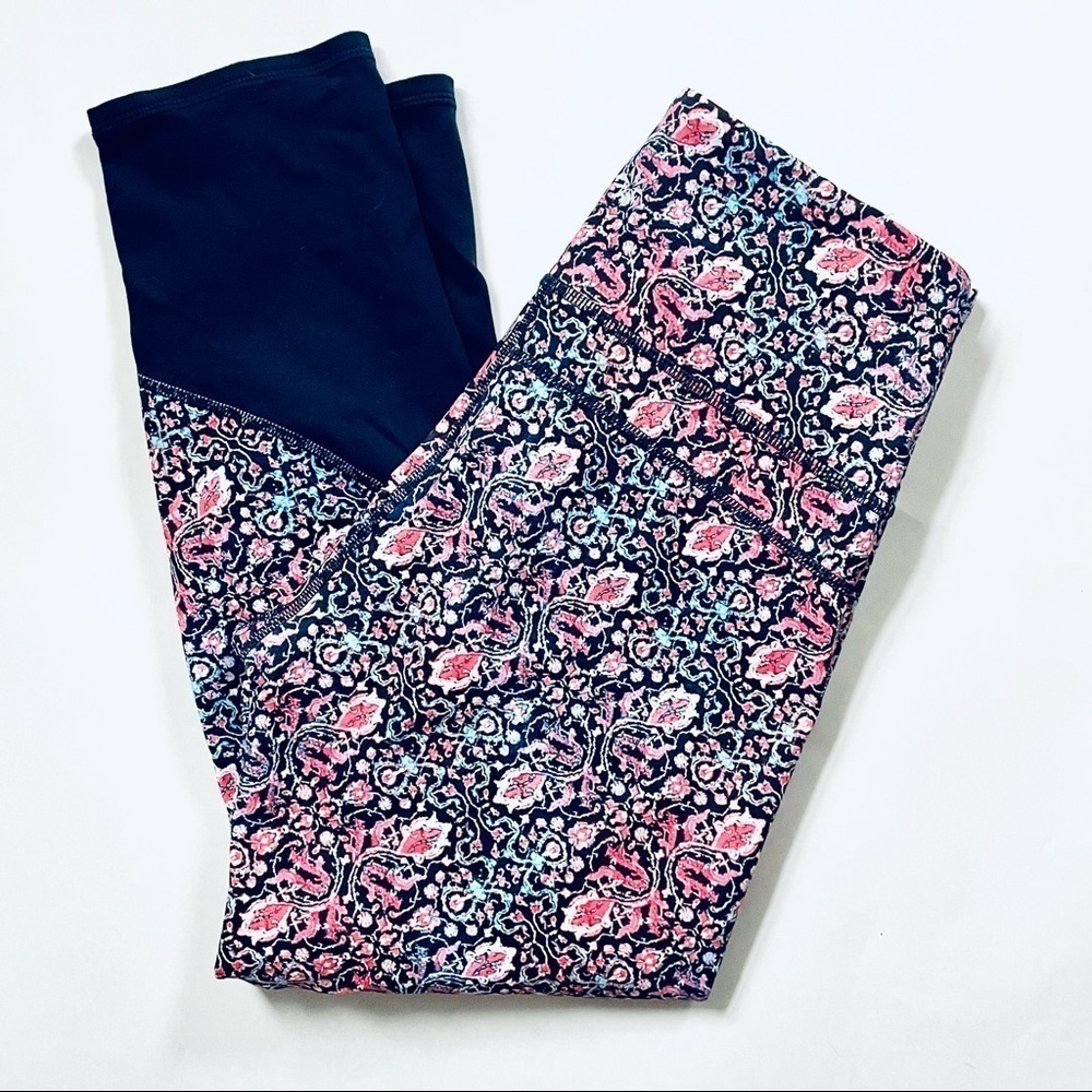 Athleta High Rise Pink Blue Tapestry Print Capri Athletic Leggings Small - Picture 9 of 10